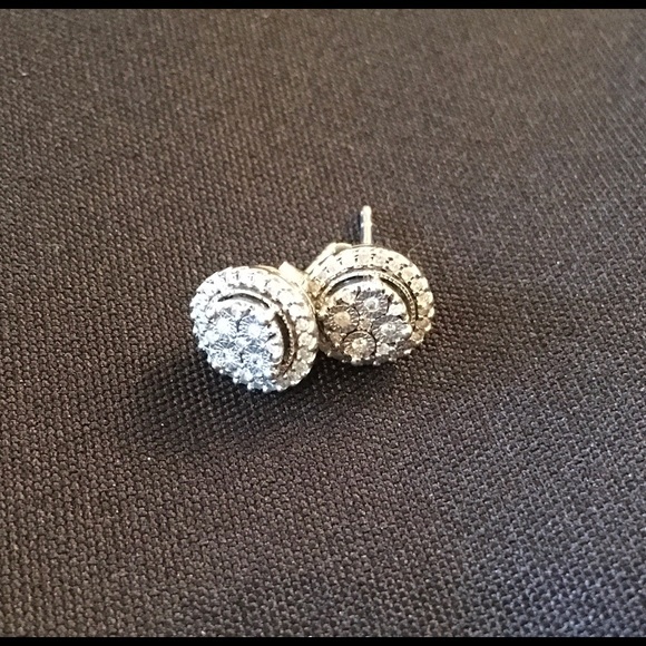 1/4CT Genuine Diamond Round  Earrings - Picture 4 of 7